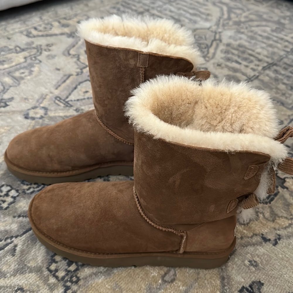 Ugg bow boots size 11